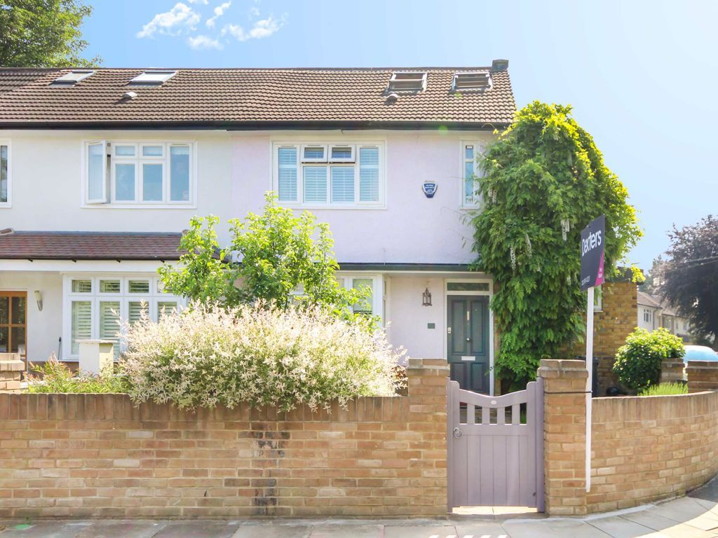 Station Gardens, London W4  