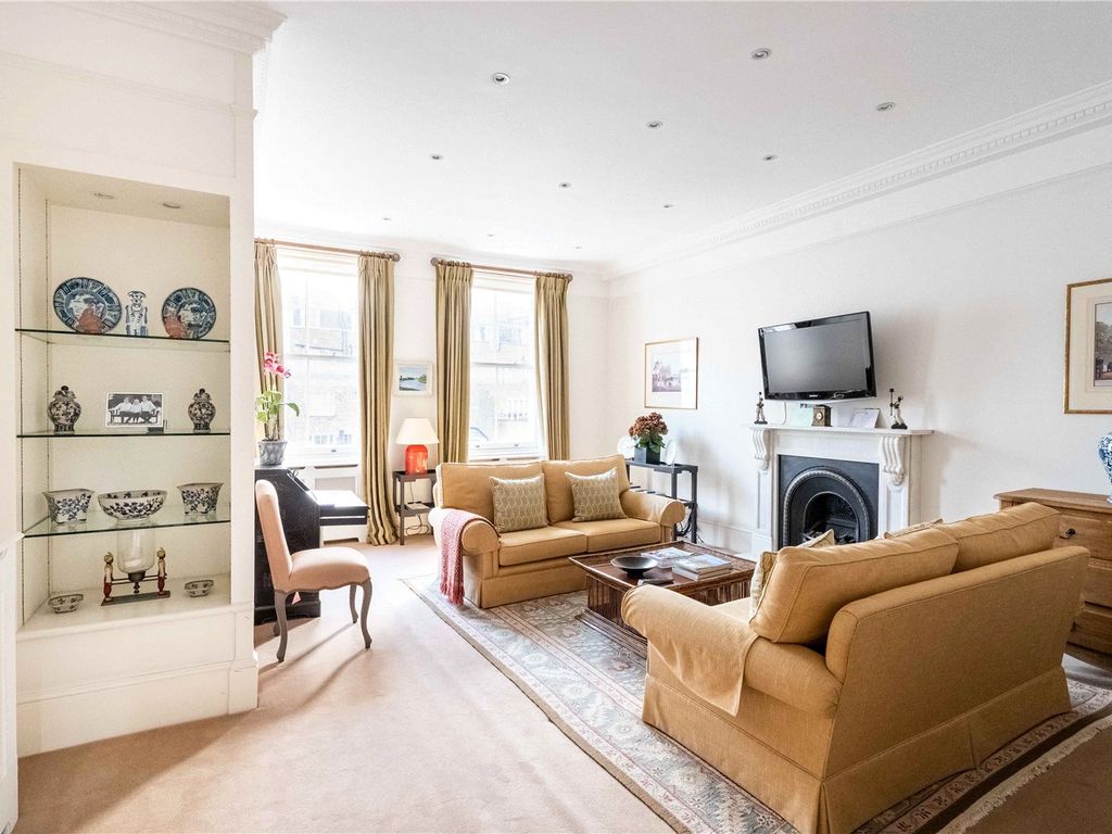 2 bed flat to rent in Roland Gardens, South Kensington SW7, £4,247 pcm