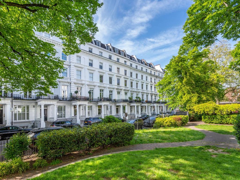 2 bed flat for sale in St.Stephens Gardens, Westbourne Park, London W2