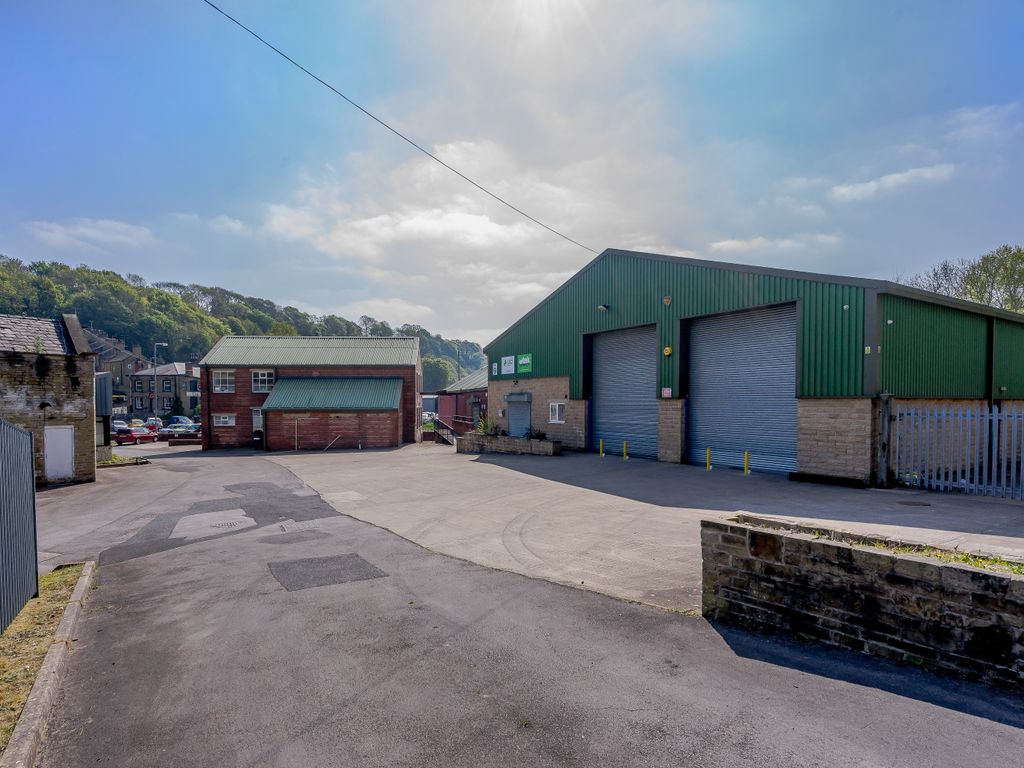 Industrial to let in Unit 9 Brookfoot Business Park, Brookfoot Lane