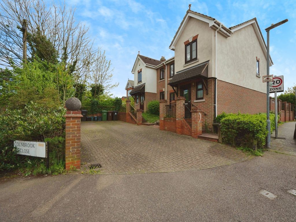3 bed semidetached house for sale in Colnbrook Close, London Colney