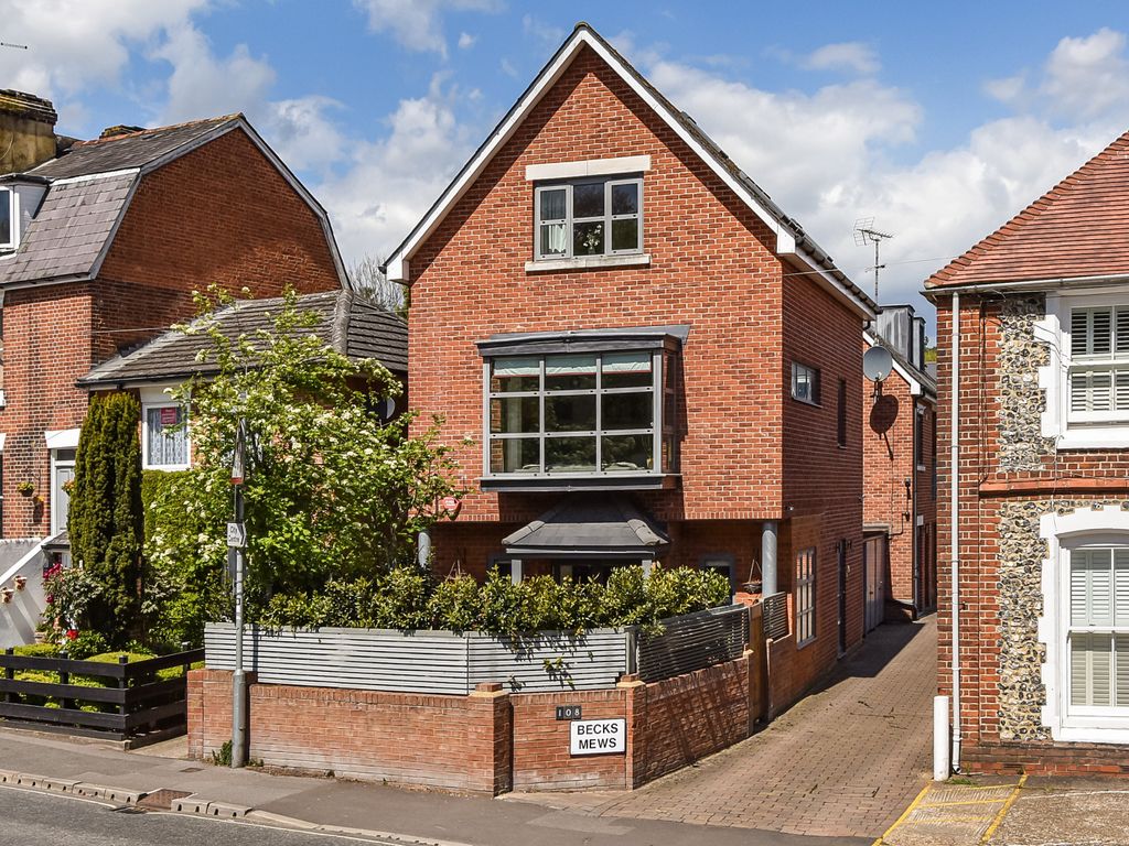 4 bed detached house for sale in Stockbridge Road, Winchester SO22, £