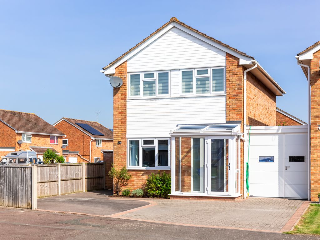 3 bed detached house for sale in Dimore Close, Hardwicke, Gloucester
