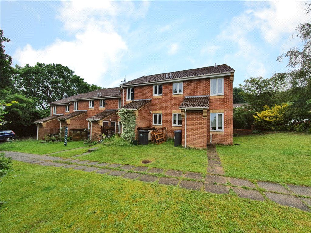 Carters Walk, Farnham, Surrey GU9  