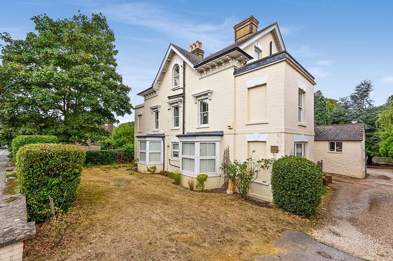 2 bed flat for sale in High Street, Nutfield, Redhill RH1 Zoopla