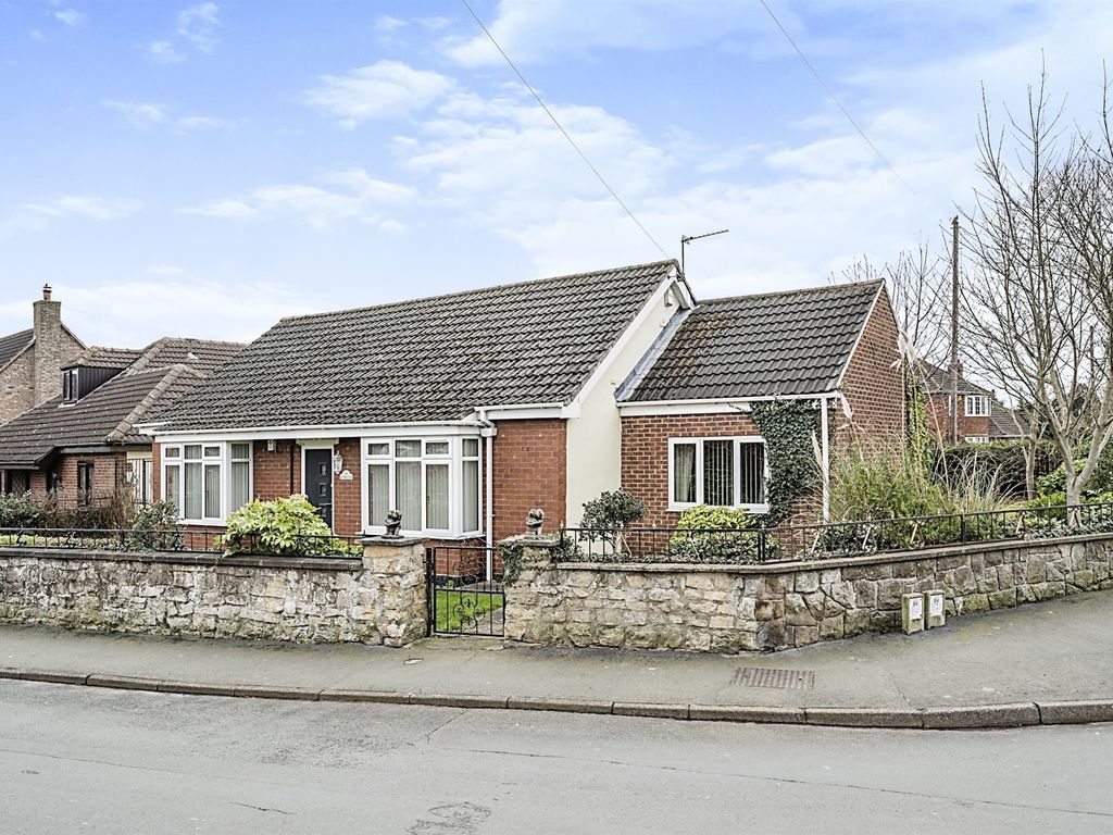 3 bed detached bungalow for sale in Chapel Lane, Finningley, Doncaster