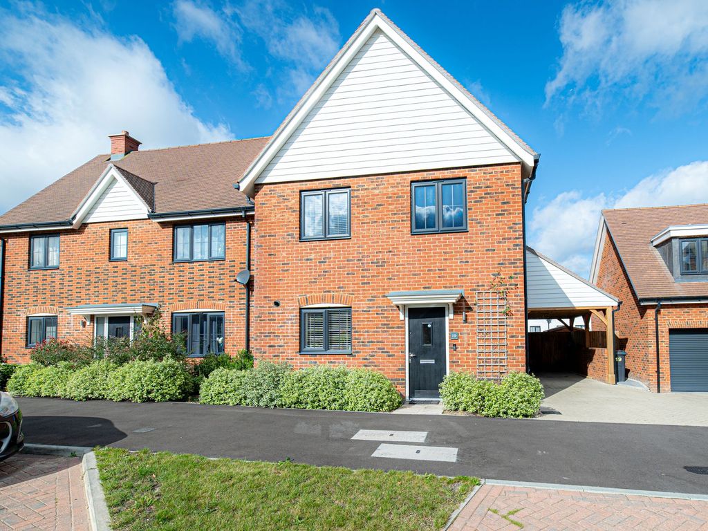 4 bed detached house for sale in Honeysuckle Avenue, Willesborough TN24, £499,995 Zoopla