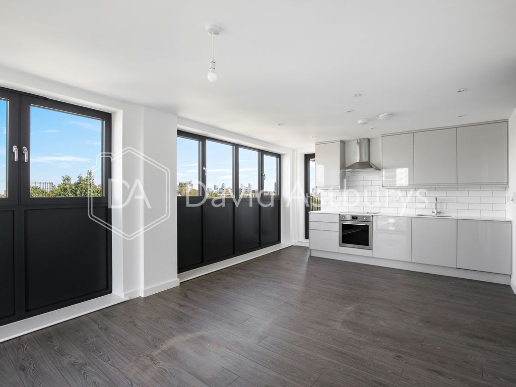 3 bed flat to rent in Queensbridge Road, Haggerston, London E2 Zoopla