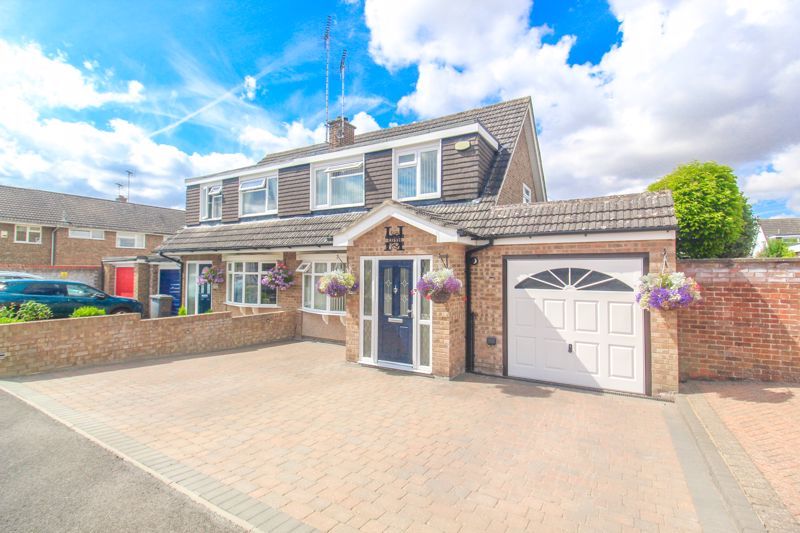 3 bed semidetached house for sale in Turnpike Drive, Luton LU3 Zoopla