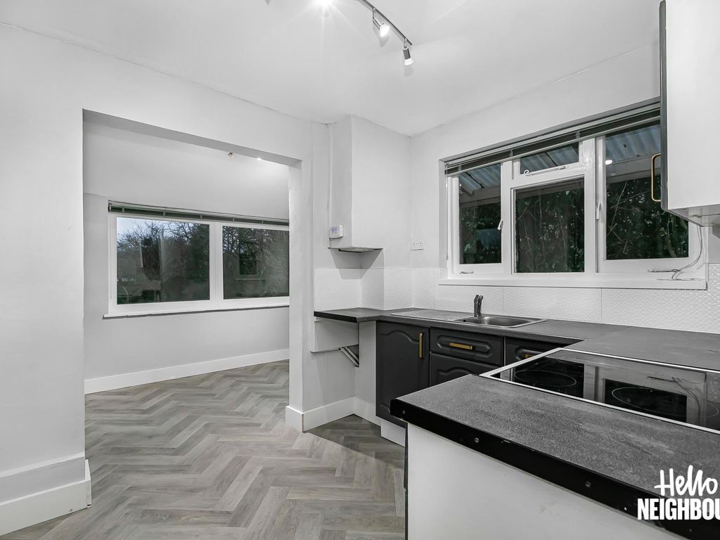 4 bed detached house to rent in Links Road, Ashtead KT21, £3,500 pcm