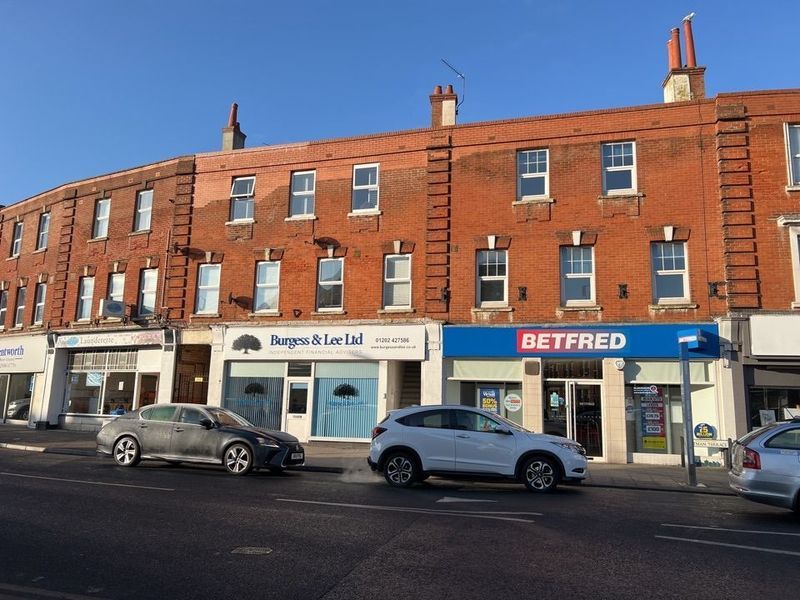 2 bed flat to rent in Portman Terrace, Seabourne Road, Southbourne