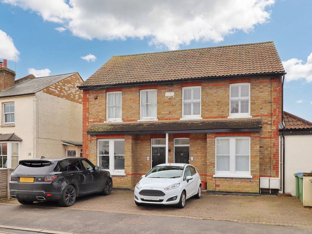 2 bed flat to rent in Beauchamp Road, West Molesey, Surrey KT8, £1,395 pcm Zoopla