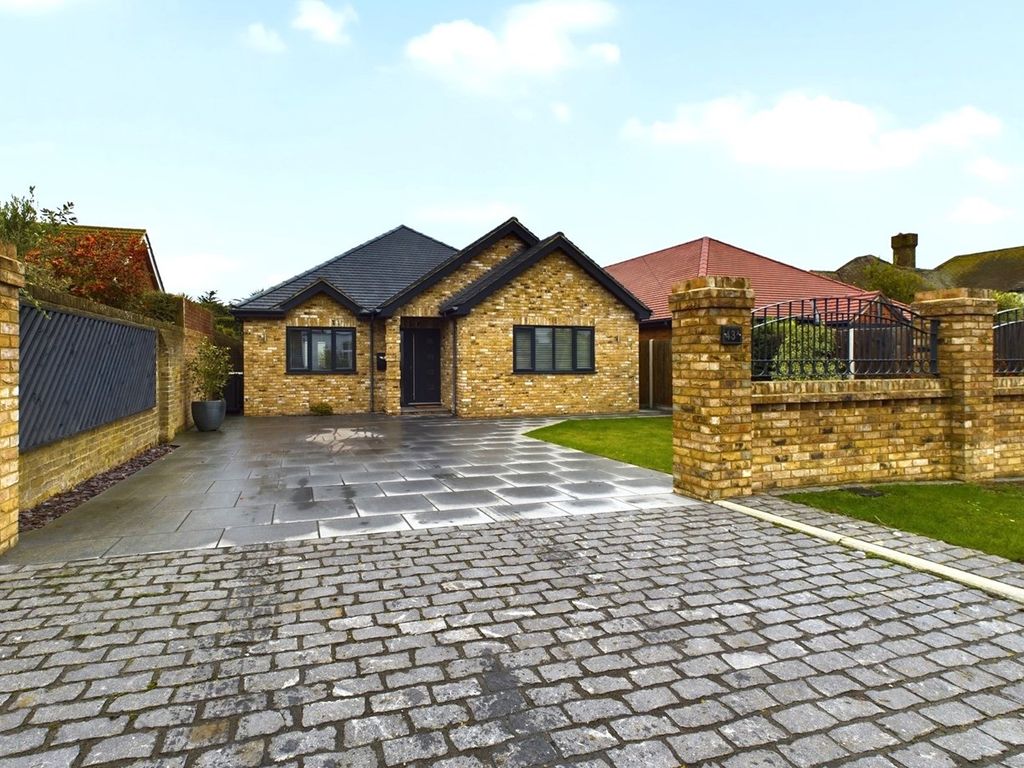 4 bed detached bungalow for sale in Fitzroy Avenue, Kingsgate