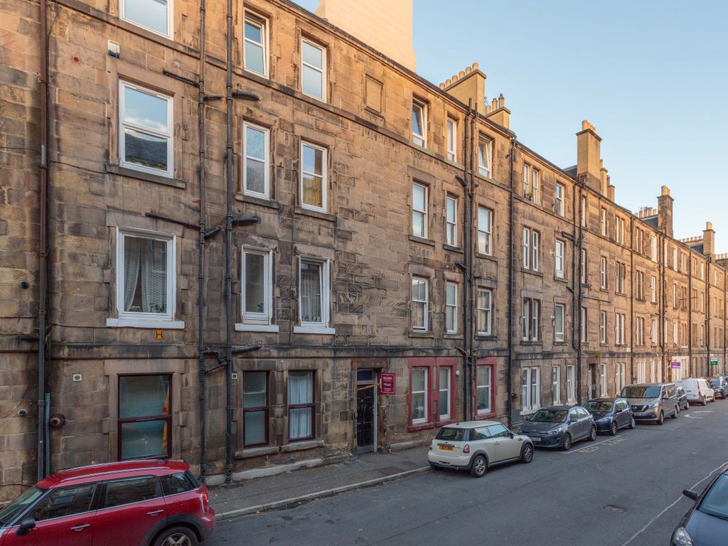 16 Waverley Park, Edinburgh EH8  