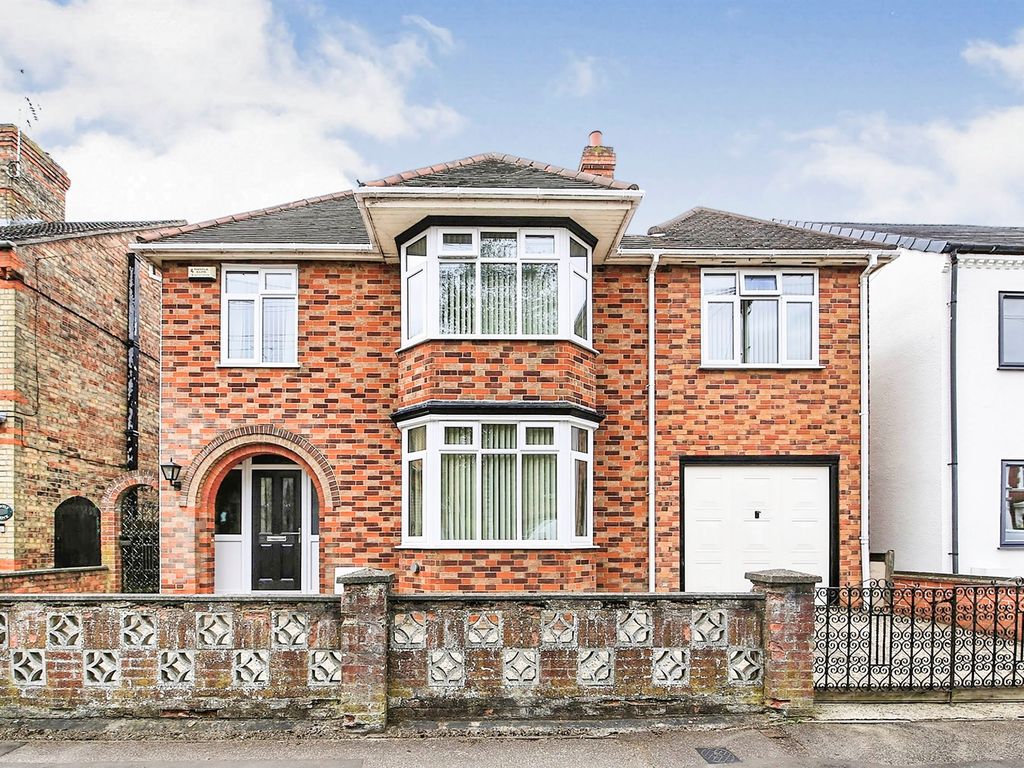 5 bed detached house for sale in Huntly Grove, Peterborough PE1, £