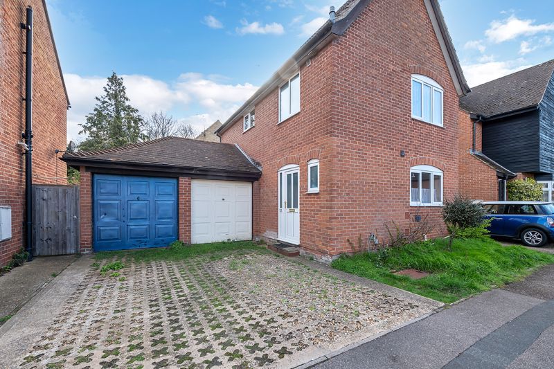 3 bed linkdetached house for sale in Raedwald Drive, Bury St. Edmunds