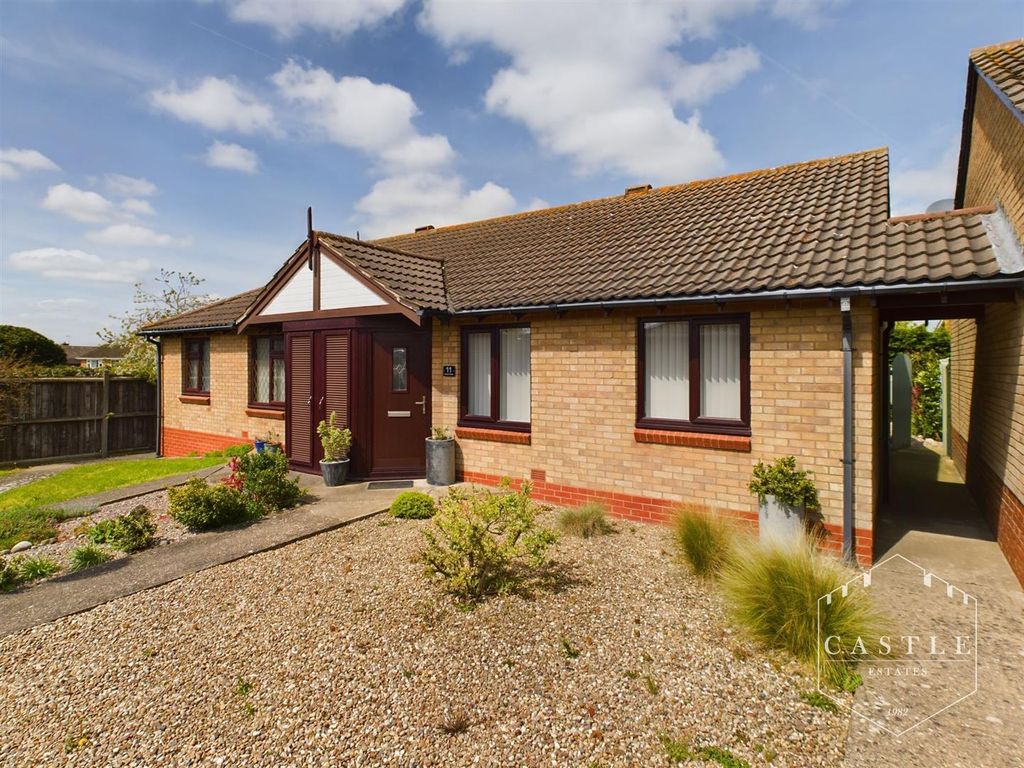 2 bed semidetached bungalow for sale in Curzon Close, Burbage