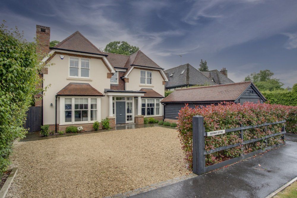 5 bed detached house to rent in The Ridgeway, Chalfont St. Peter, Gerrards Cross