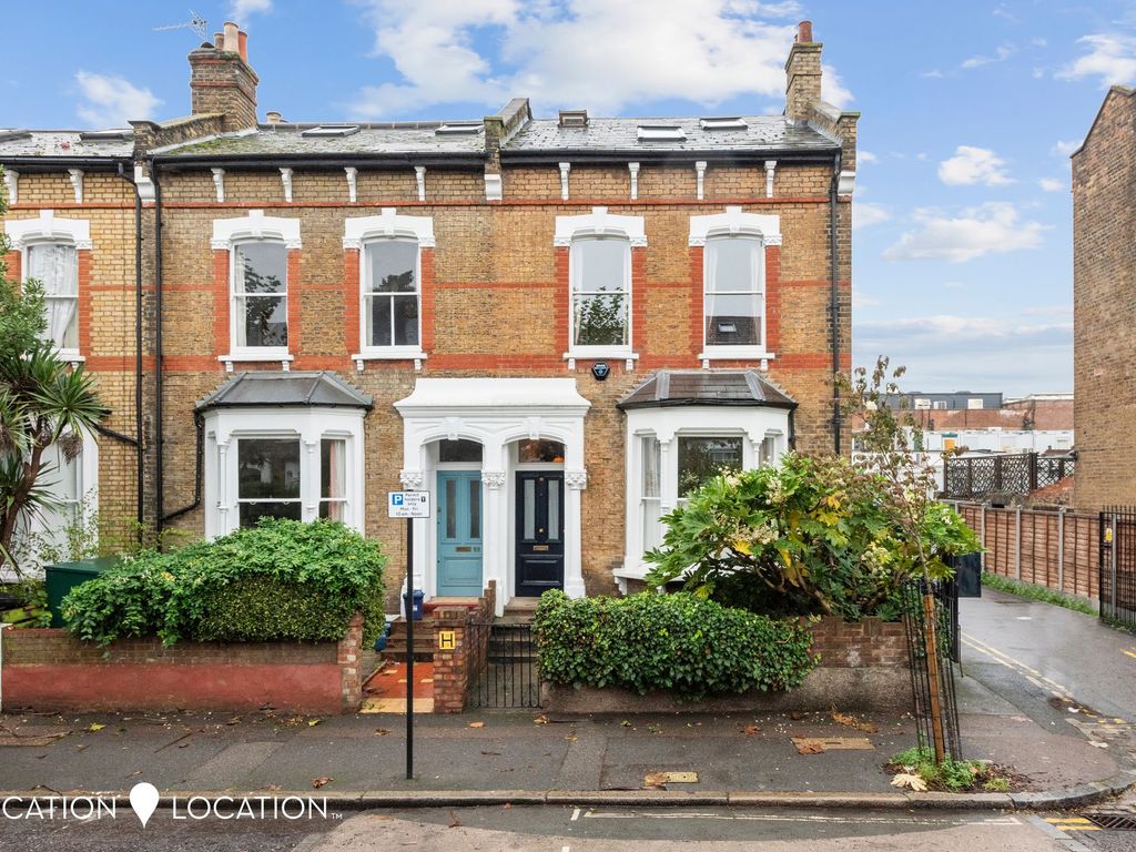 5 bed semidetached house for sale in Alkham Road, London N16, £