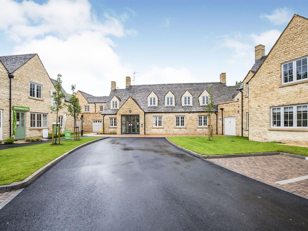 1 bed flat for sale in Hawkesbury Place, Fosseway, Stow On The Wold