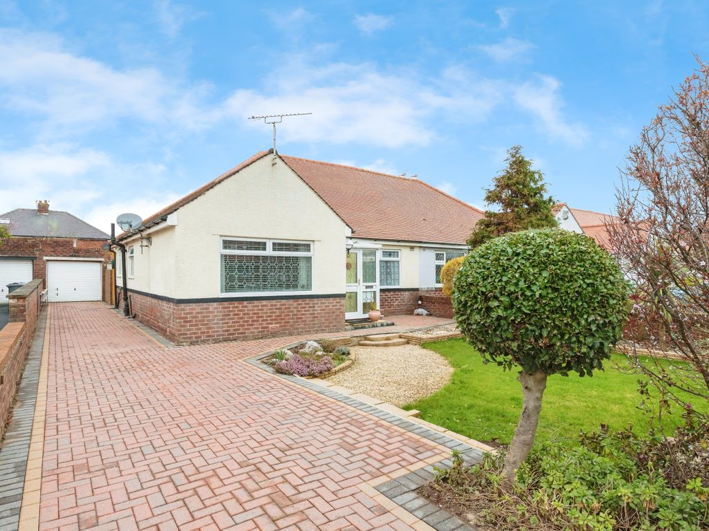 2 bed bungalow for sale in St. Thomas Road, Lytham St. Annes