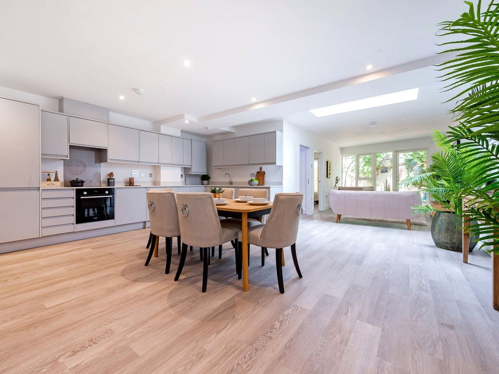 3 bed property for sale in The London Mews, Edgewood Mews,