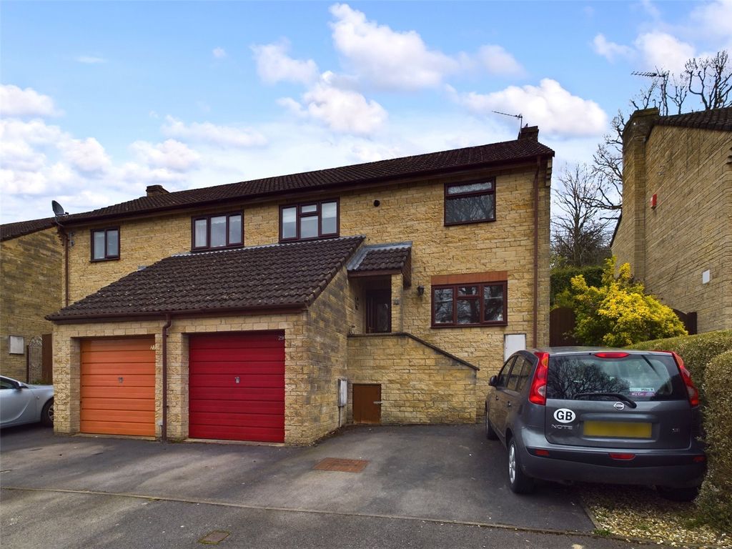 3 bed semidetached house for sale in Bramble Lane, Stonehouse