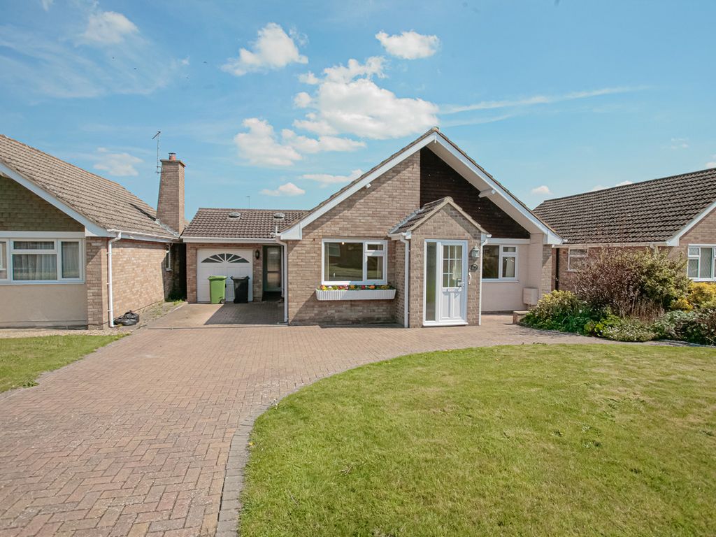 3 bed detached bungalow for sale in St. Johns Road, Wantage OX12, £