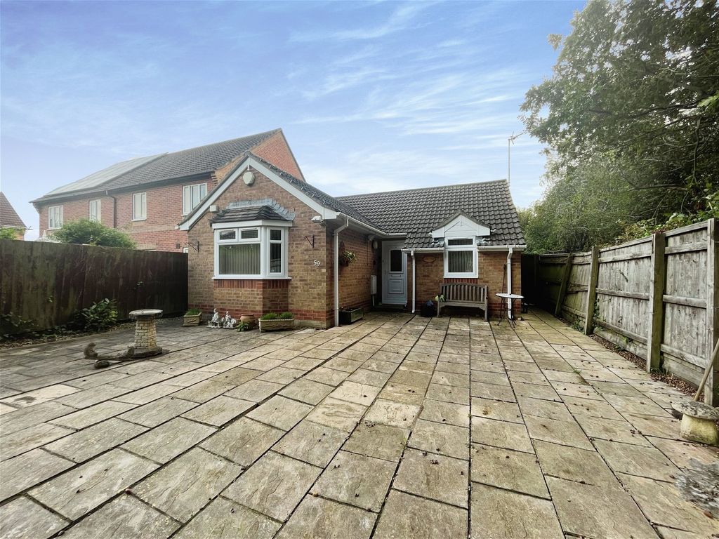 2 bed bungalow for sale in The Swallows, WestonSuperMare BS22, £