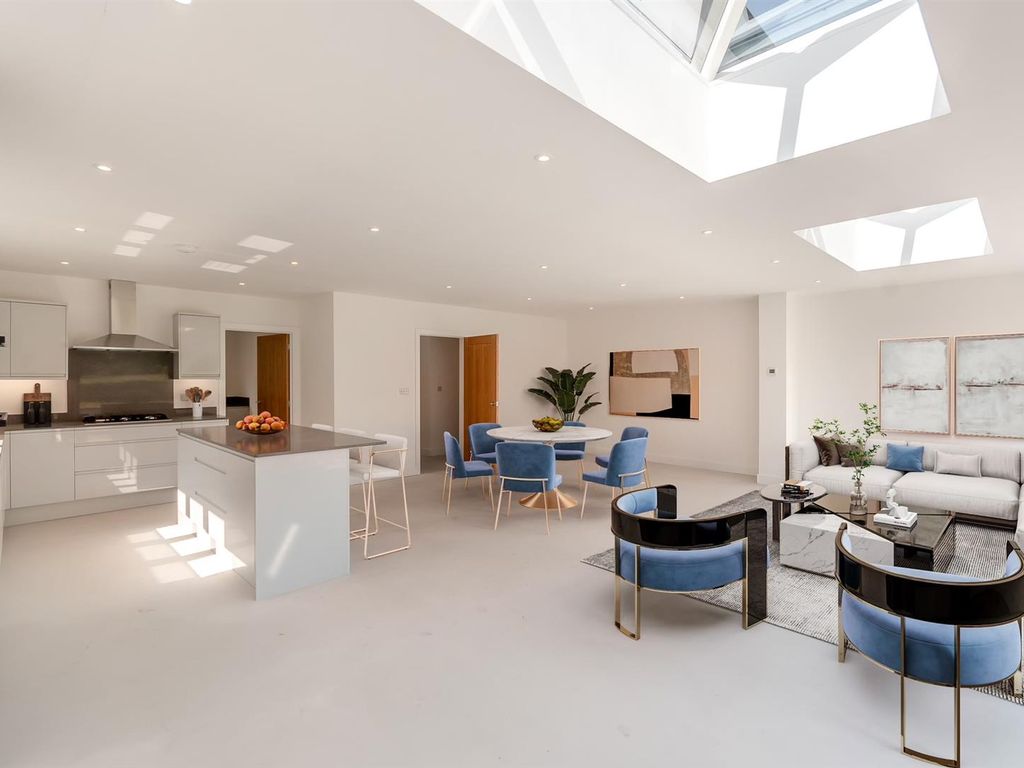 4 bed detached house for sale in Broad Lane, Coventry CV5, £580,000