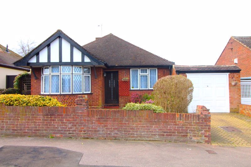 3 bed bungalow for sale in Vincent Road, Luton LU4, £400,000 Zoopla