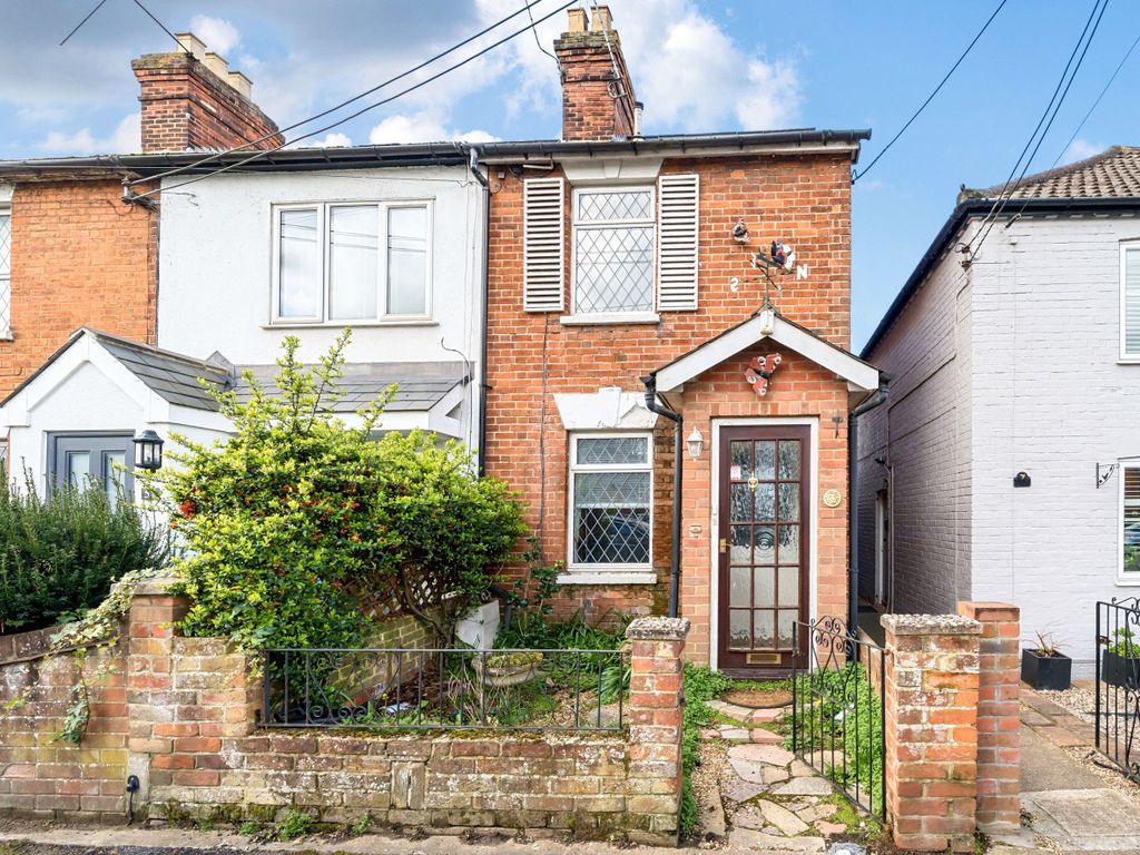 2 bed end terrace house for sale in Binfield Road, Bracknell, Berkshire