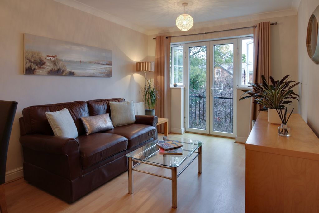 1 bed flat to rent in Grove Avenue, Wilmslow SK9 Zoopla