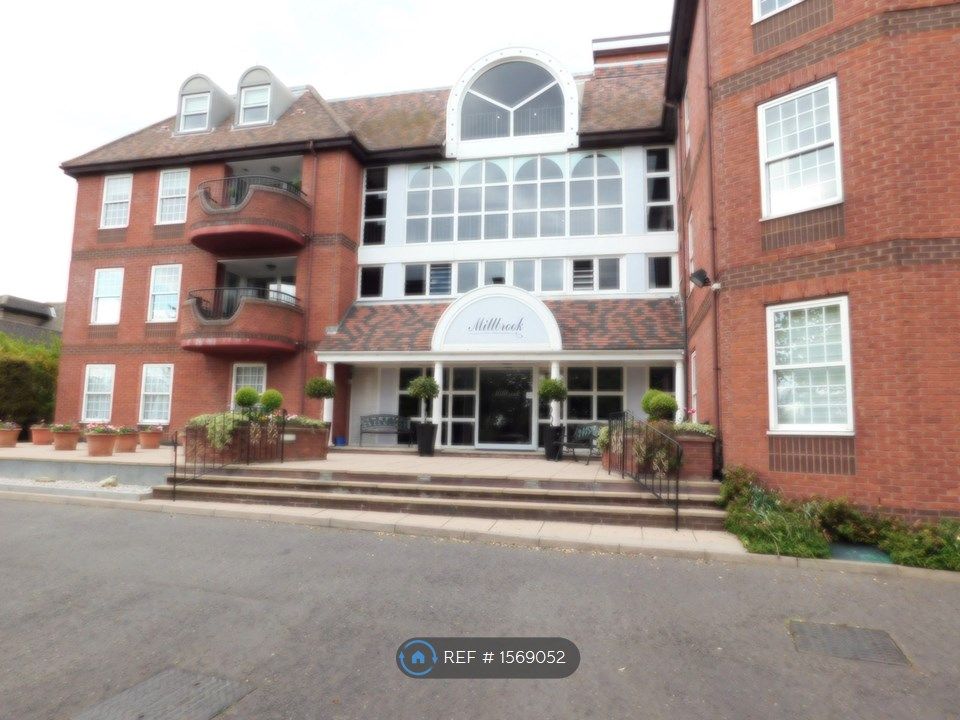 3 bed flat to rent in Millbrook Court, Chigwell IG7 Zoopla