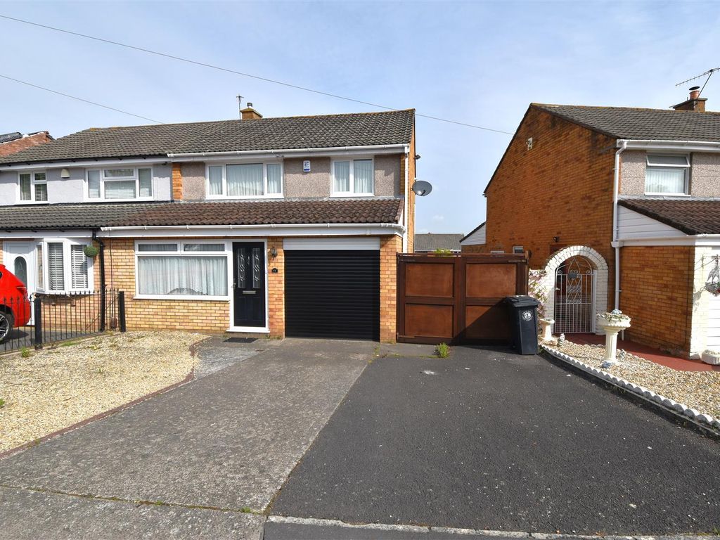 3 bed semidetached house for sale in Court Farm Road, Whitchurch