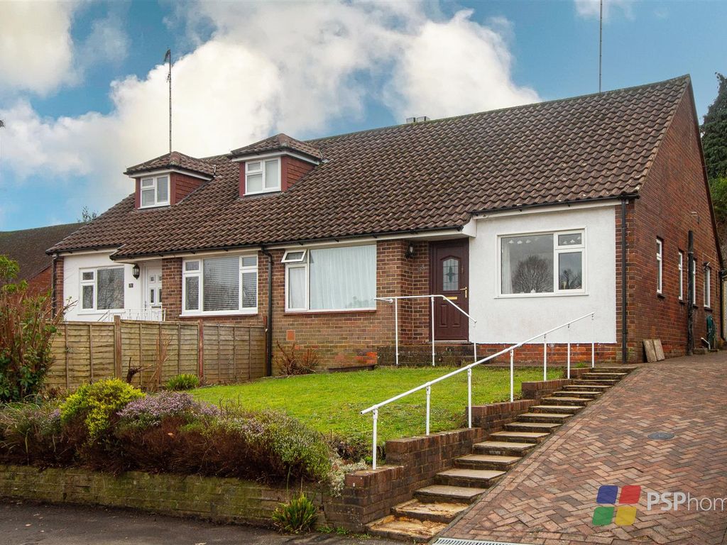 2 bed bungalow for sale in Farlington Avenue, Haywards Heath RH16 Zoopla