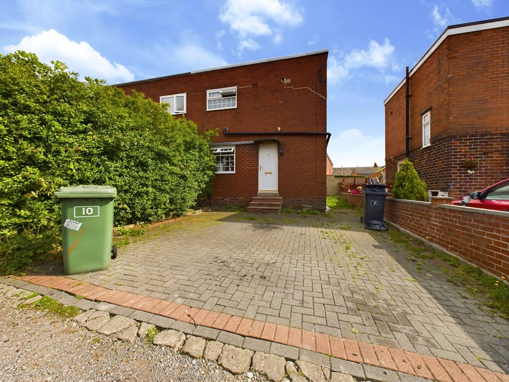 2 bed semidetached house for sale in Chapel Avenue, Heckmondwike WF16