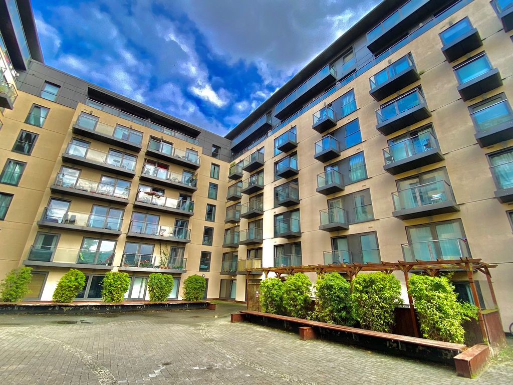 2 bed flat for sale in High Street, Slough SL1 Zoopla