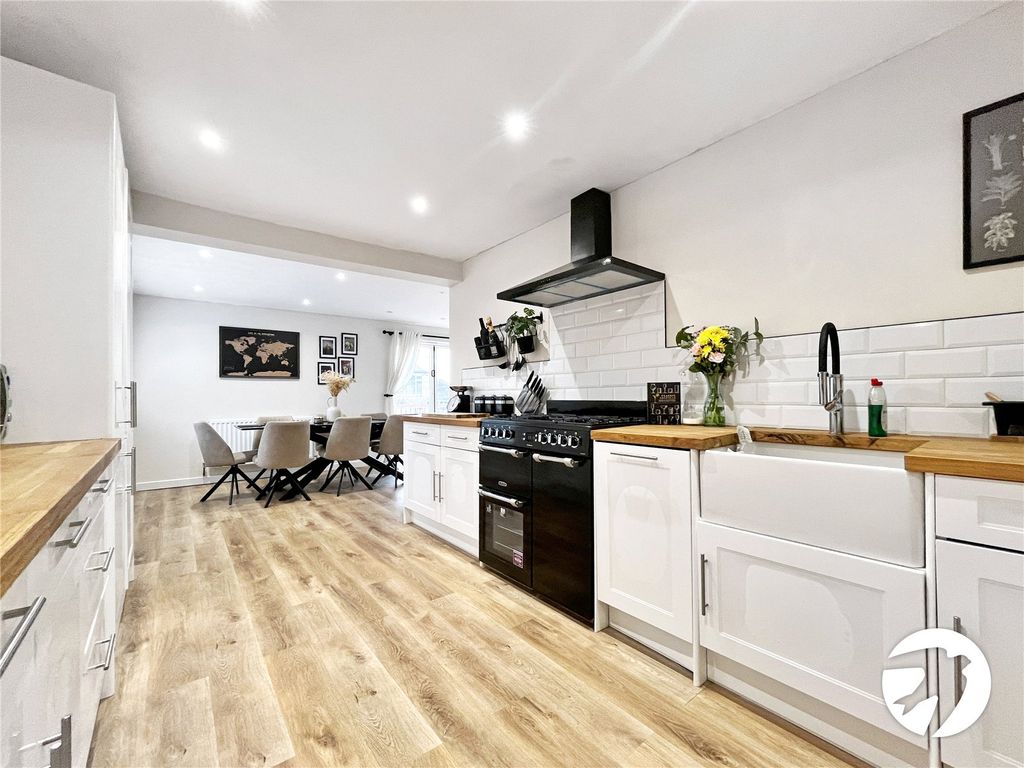 3 bed bungalow for sale in Waverley Avenue, Minster On Sea, Sheerness