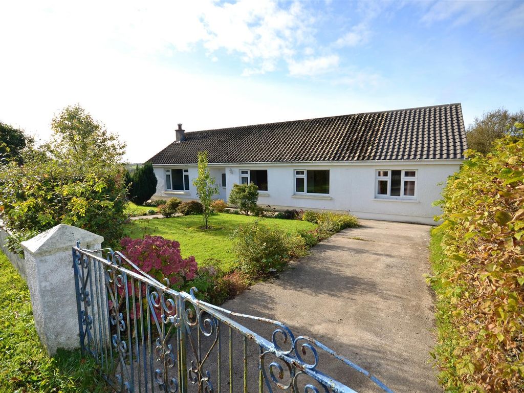 5 bed detached bungalow for sale in Thomas Chapel, Begelly, Kilgetty