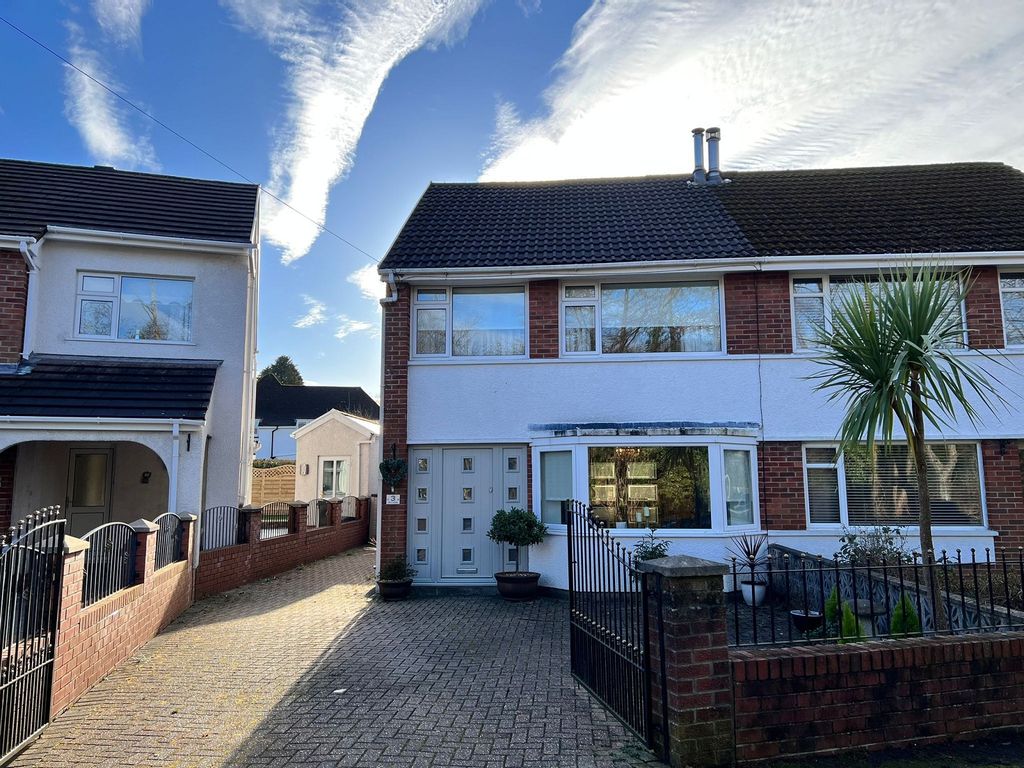 3 bed semidetached house for sale in Lon Catwg, Gellinudd, Pontardawe