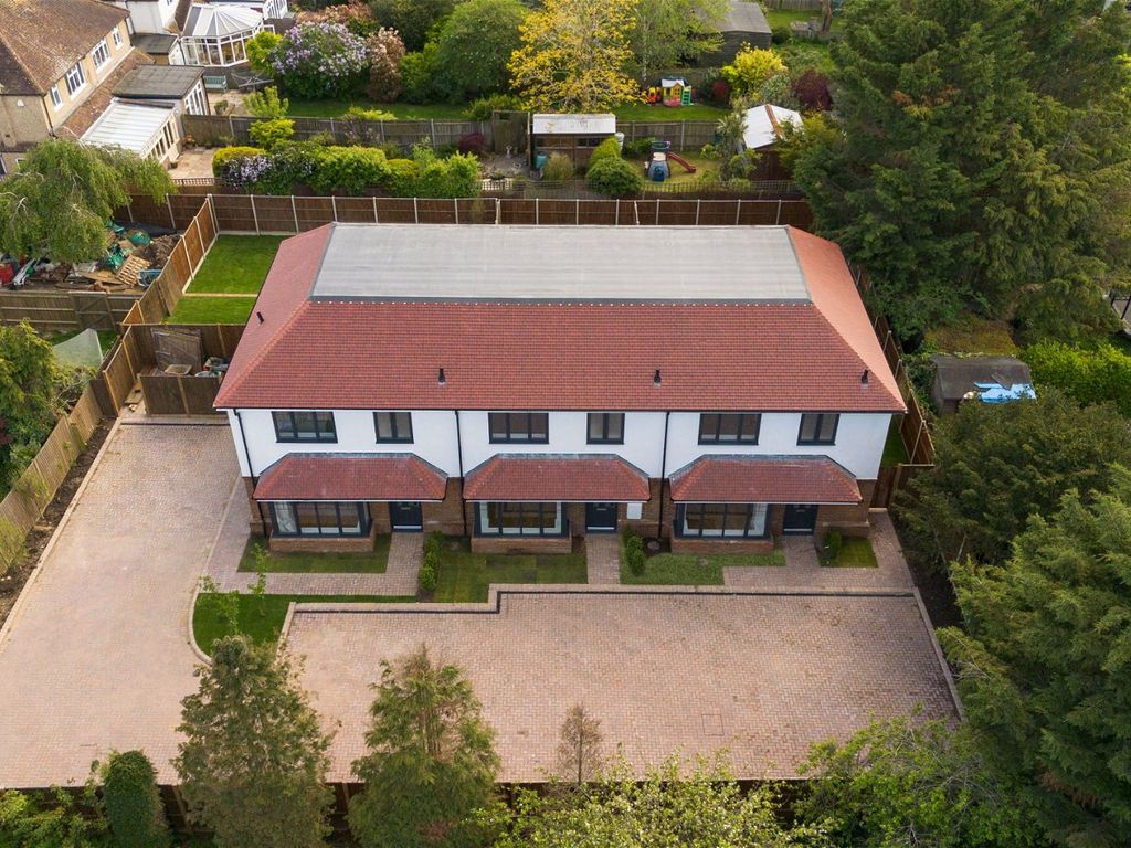 New home, 3 bed terraced house for sale in London Road, Stoneleigh