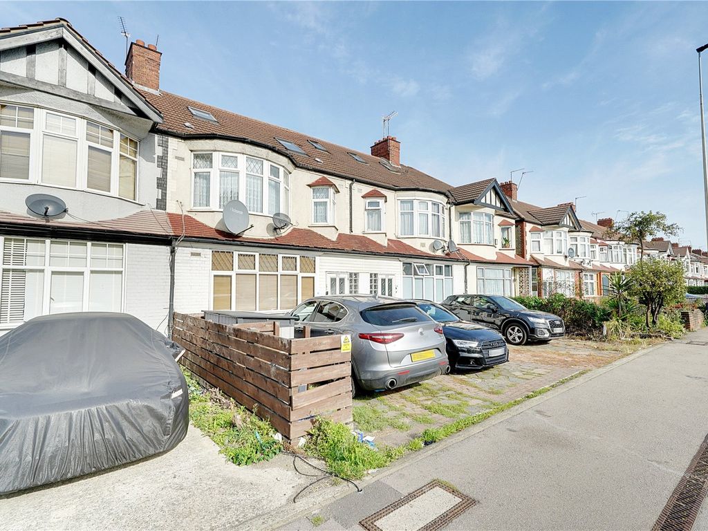 2 bed flat for sale in North Circular Road, London N13, £275,000 Zoopla