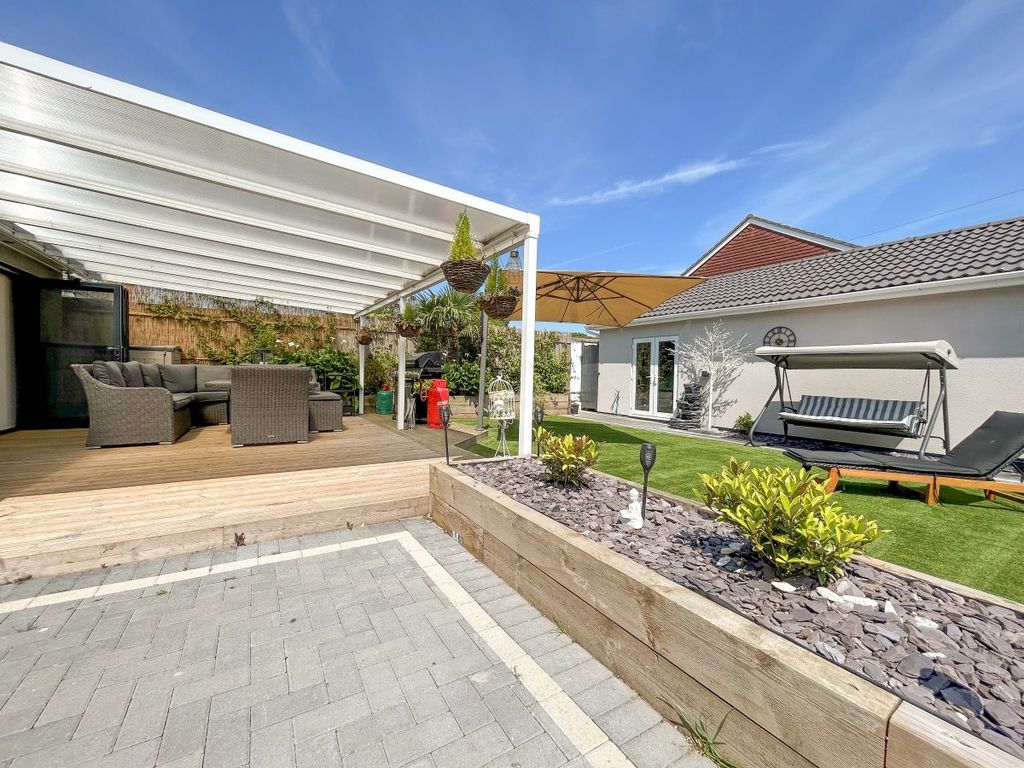 5 bed detached house for sale in Canterbury Road, Sittingbourne ME10