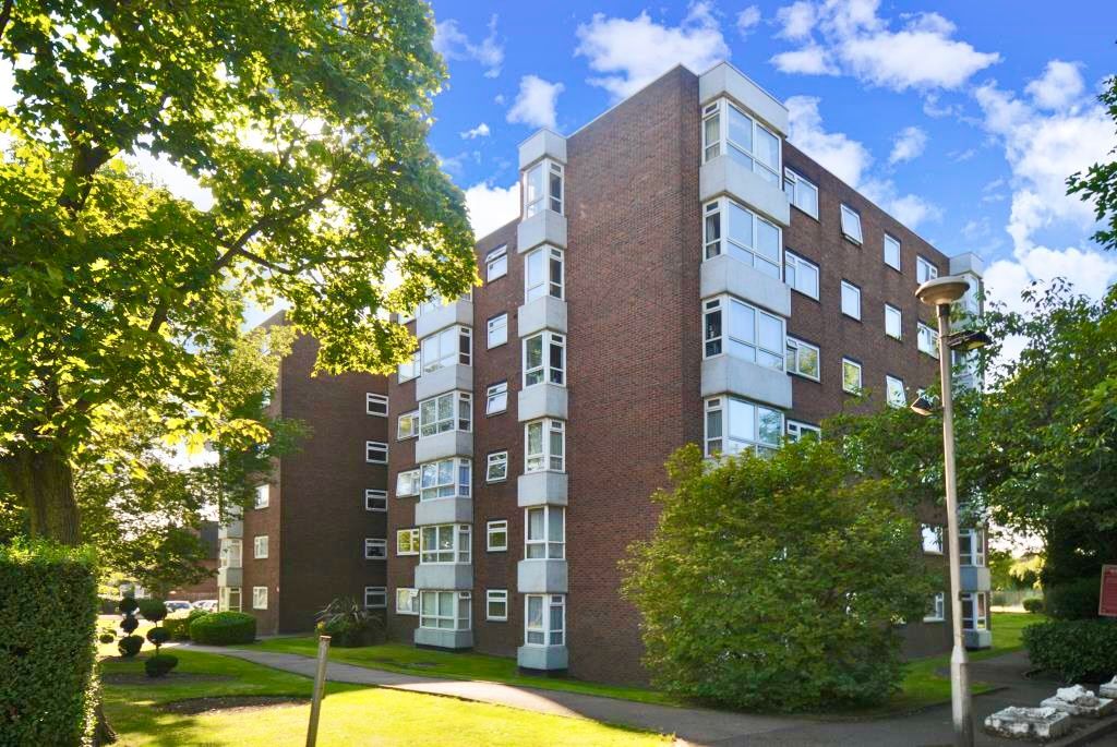 2 bed flat to rent in Brampton Grove, London NW4, £1,875 pcm Zoopla