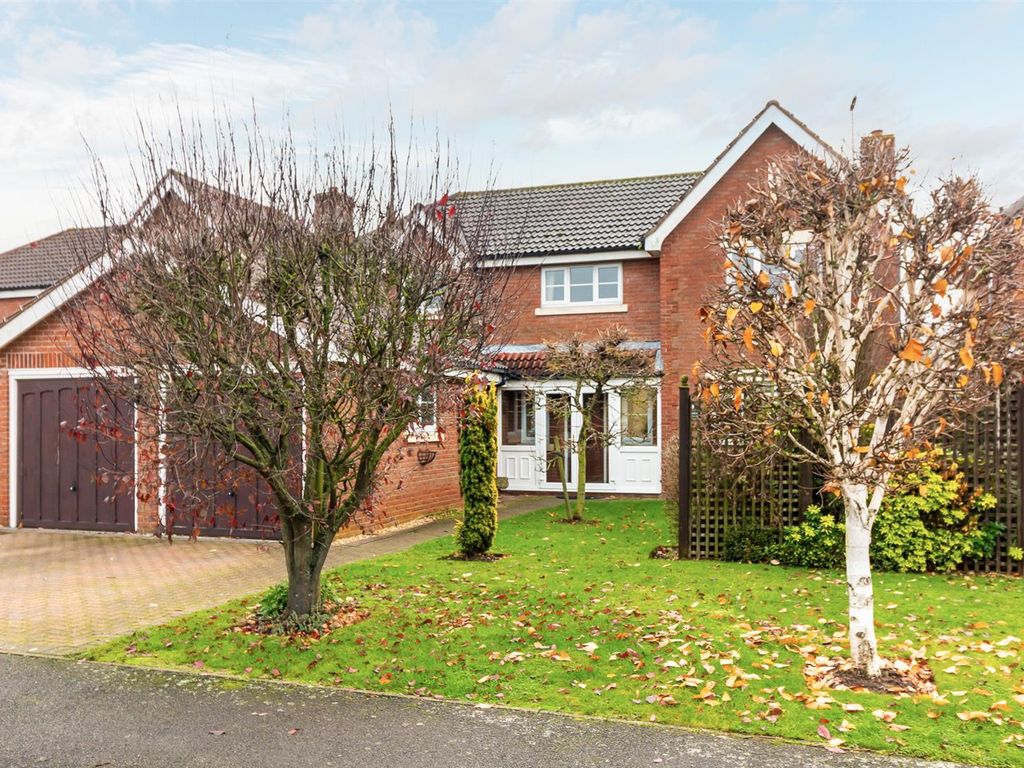3 bed detached house for sale in High Meadow, Tollerton, Nottingham