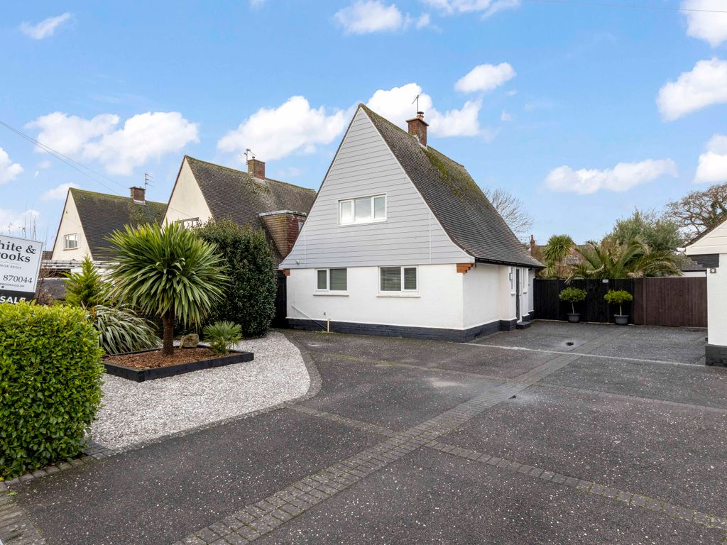 2 bed detached house for sale in Lane End Road, Middleton On Sea