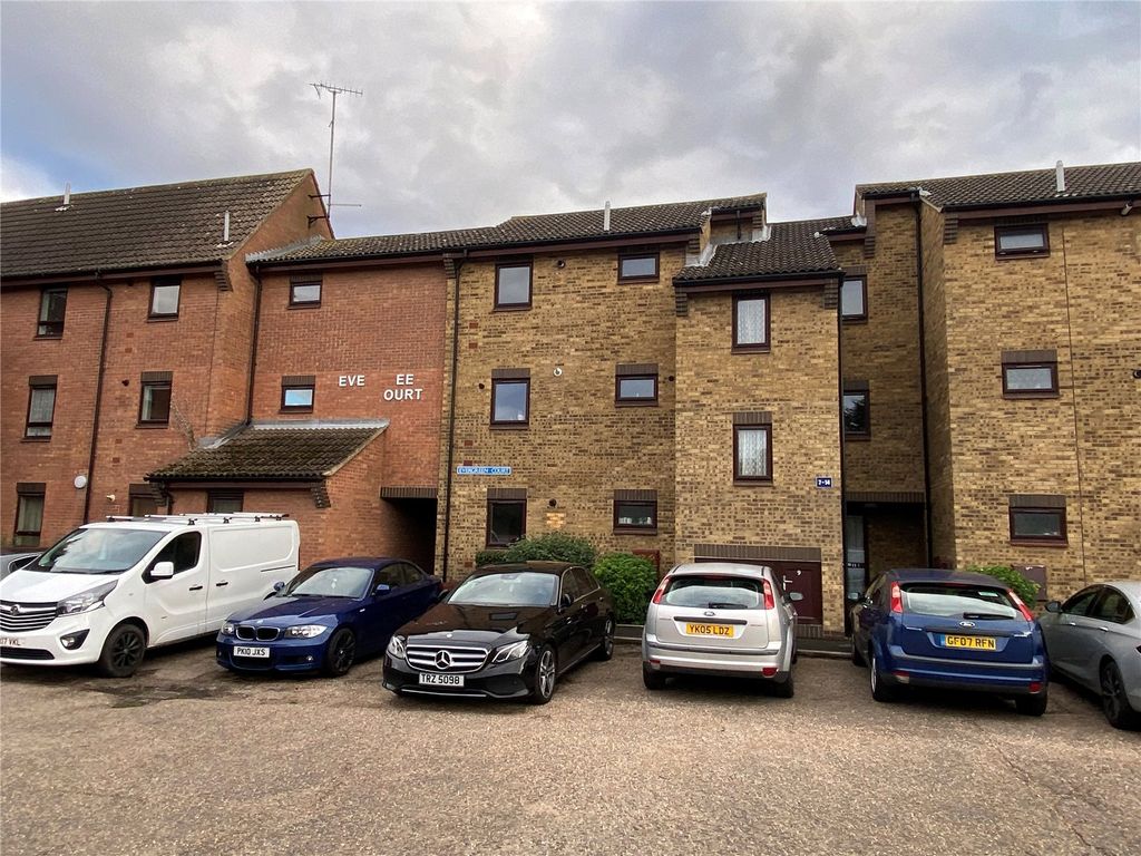 1 bed flat for sale in Evergreen Court, Grange Avenue, Wickford SS12
