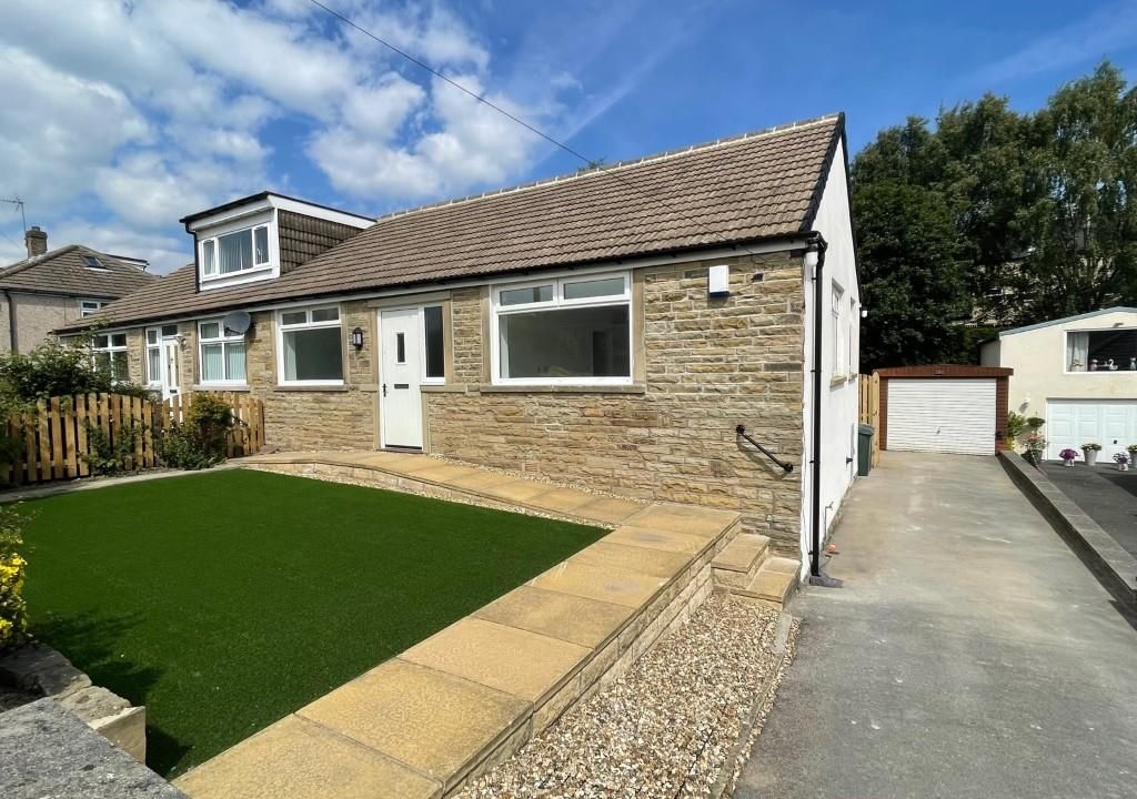 4 bed semidetached bungalow for sale in Santa Monica Road, Idle