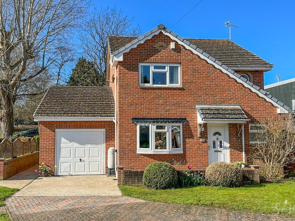 3 bed detached house for sale in The Fairway, Sandown PO36, £440,000